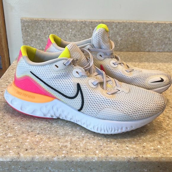 Nike // Renew Sneakers - Picture 3 of 6